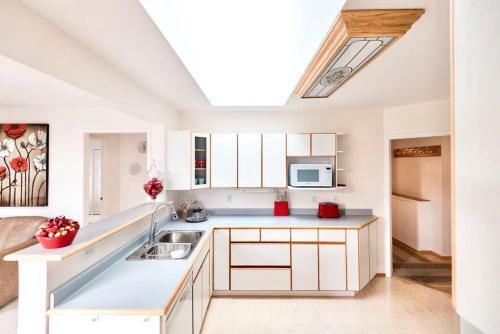 Charming House Minutes To Beach/ Harbour/downtown