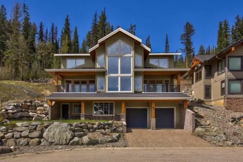 Peaks Retreat + Suite By Bear Country