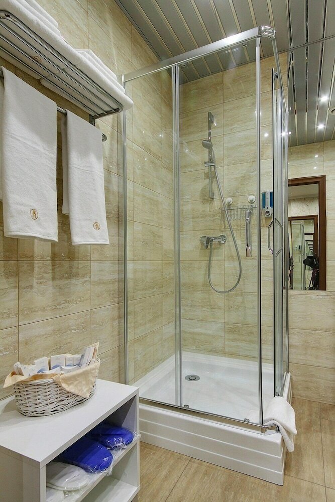 Men'k Kings Hotel