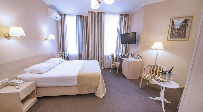 Bristol Hotel
