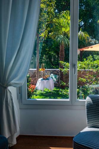 Bed & Breakfast Villa Muralto Rooms & Garden