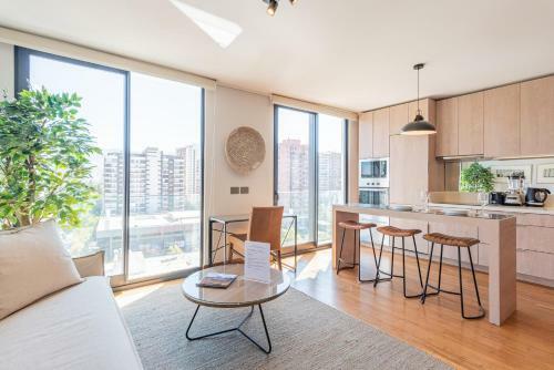 Apartamento Uptown Luxe - Studio, Parking, Wifi, Pool & Metro