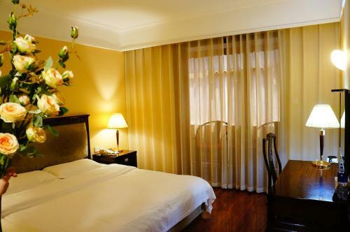 Hujialou Hot Spring Hotel