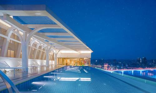 The Mont Mirage Hotel