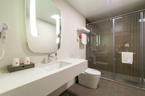 Ibis Dalian Yida Spring Field Hotel