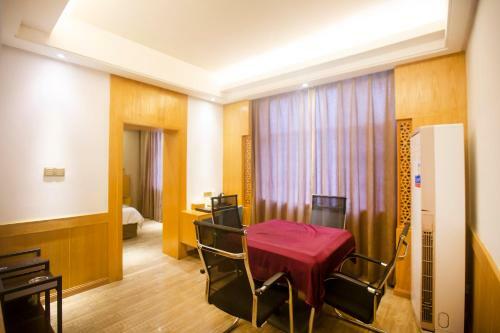 Zhangjiajie Heyday Hotel