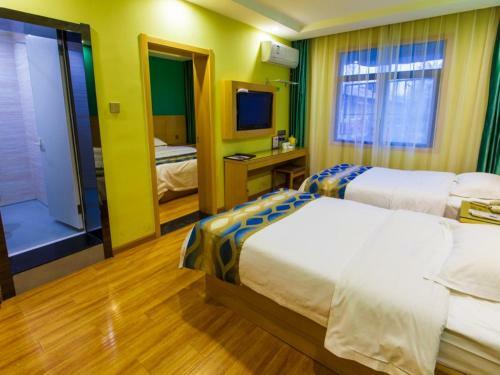 Shell Hefei Luyang District Sipai Building Subway Station Hotel