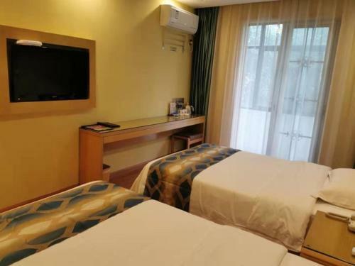 Shell Hefei Luyang District Sipai Building Subway Station Hotel