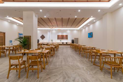 Yunxianju Tea Culture Theme Hotel