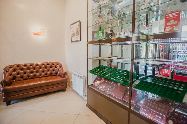 Maksim Gorkiy Hotel