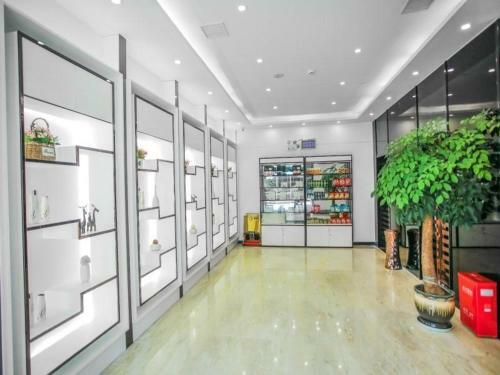 Lavande Hotel Nanchang Bayi Square Branch