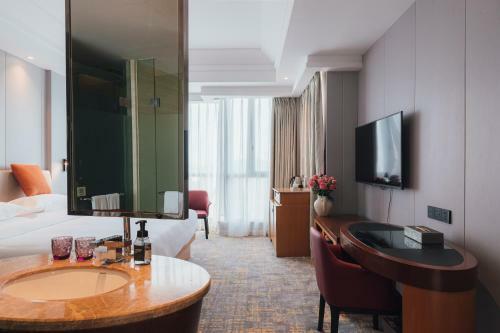 Zhenhe Hotel