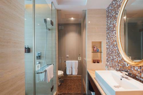 Zhenhe Hotel