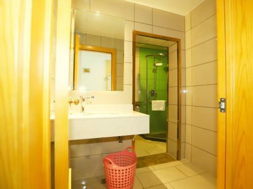 Greentree Inn Qiqihar University Wanda Square Express Hotel