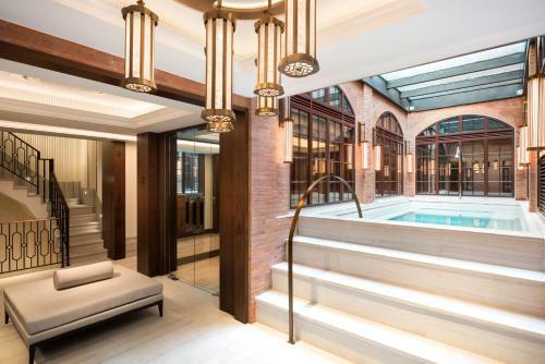 Hotel Capella Shanghai, Jian Ye Li