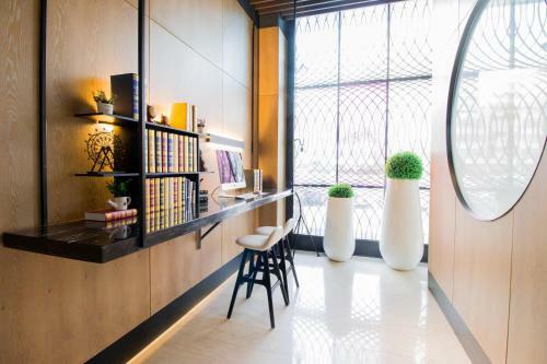 Hotel Yitel Shanghai Middle Ring Road Caobao Road