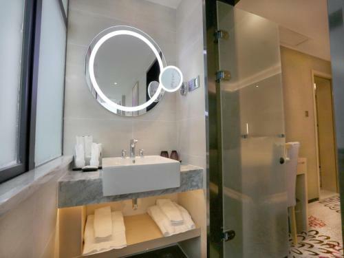 Lavande Hotel Shanwei Four Road City Square