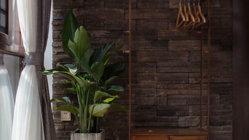 Floral Hotel Fengxue Yeguiren