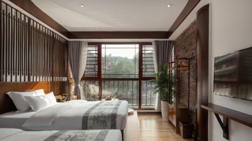 Floral Hotel Fengxue Yeguiren