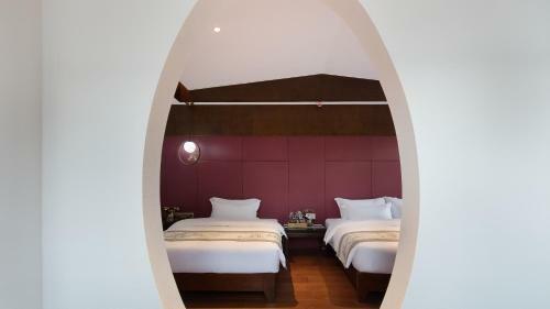 Floral Hotel Fengxue Yeguiren