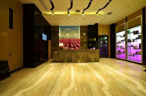 Lavande Hotel Wuhan Xudong Branch