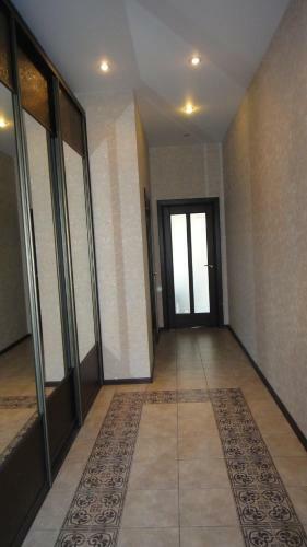 Villa 4 Bedroom Cottage At Sbornaya Str.