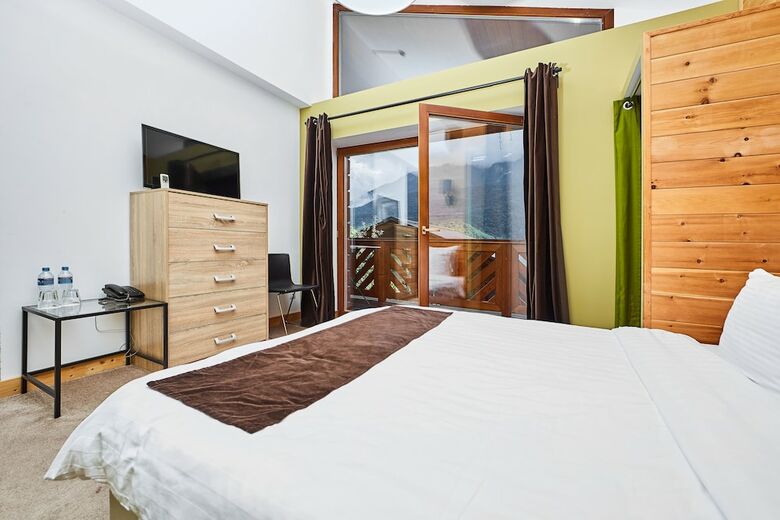 Hostal Park Chalet Residence