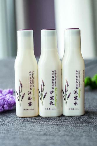 Lavande Hotel Heyuan Wanlong City