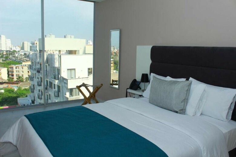Hotel Or Suites