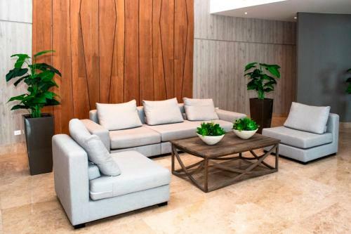 Apartamento Apto de 2 Cuartos Con Piscina Y Mar