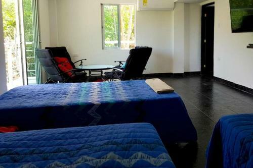 Spacious Home With Bedrooms And Across From Beach