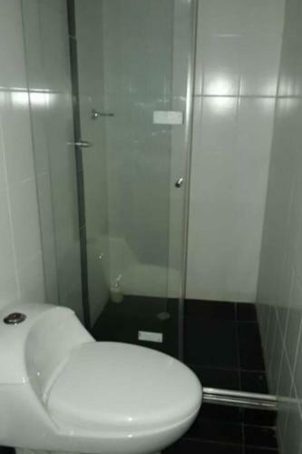 Cuarto Con Ba�o Privado Y Piscina
