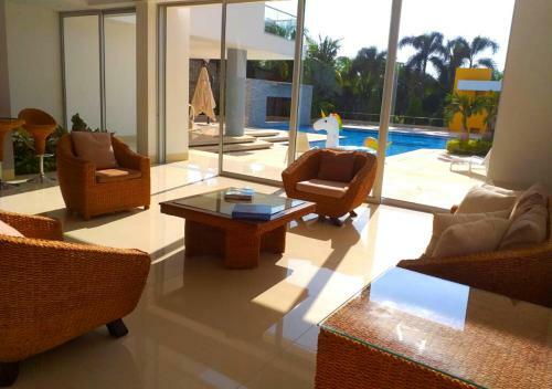 Lujosa Quinta Con Piscina Privada Girardot