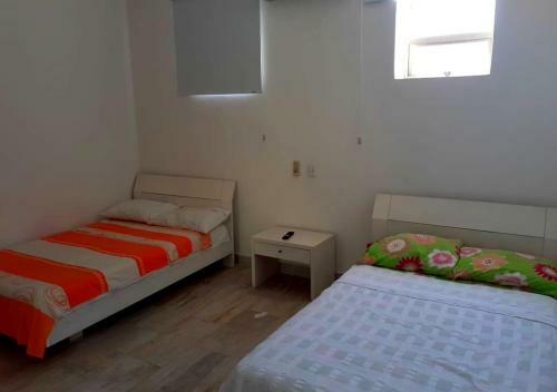 Casa Con Jacuzzi Y Piscina Privada En Lagos Del Pe�on