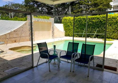 Casa Con Jacuzzi Y Piscina Privada En Lagos Del Pe�on