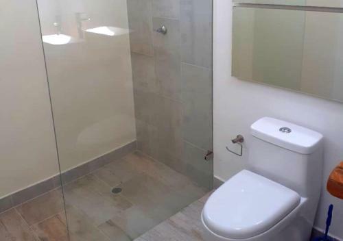 Casa Con Jacuzzi Y Piscina Privada En Lagos Del Pe�on