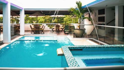 Hotel On The Rock Minca