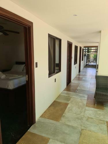 Posada Beachfront Queen Room At Hona Beach Hotel