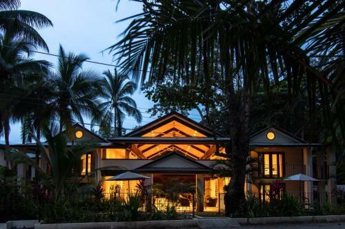 Posada Beachfront Ocean View King Room At Hona Beach Hotel
