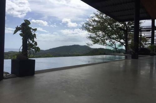 Beautiful Ocean View Villa With Infinity Pool And AC - Sleeps 6