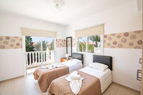 Ayia Napa Villa Sleeps 6 With Pool And Air Con