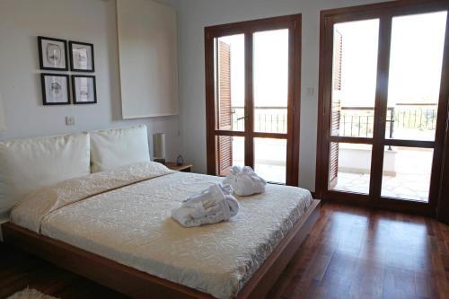 Kouklia Villa Sleeps 4 With Pool Air Con And Wifi