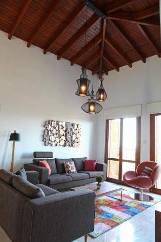 Kouklia Villa Sleeps 4 With Pool Air Con And Wifi
