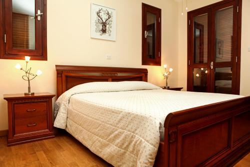 Villa In Kouklia Sleeps 6 Includes Swimming Pool And Air Con 3