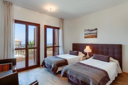 Villa In Kouklia Sleeps 4 Includes Swimming Pool And Air Con 2