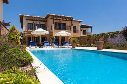 Villa In Kouklia Sleeps 4 Includes Swimming Pool And Air Con 7