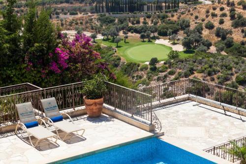 Villa In Kouklia Sleeps 10 Includes Swimming Pool And Air Con 3