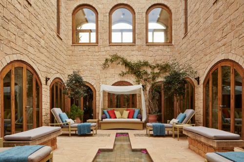 Kouklia Town House Sleeps 6 With Pool And Air Con