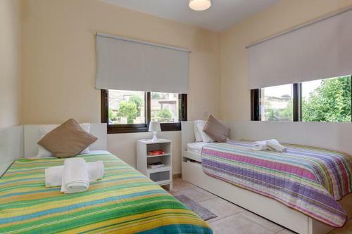 Latchi Villa Sleeps 4 With Pool Air Con And Wifi