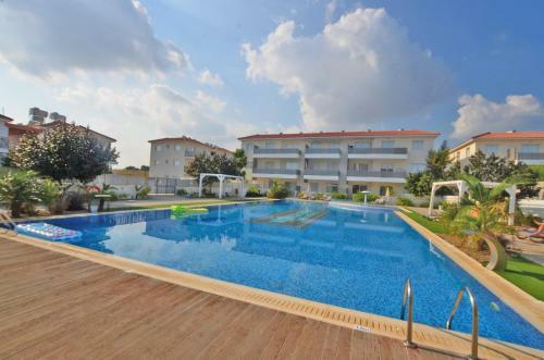 Mythical Apartment - 2 Bed Large Communal Pool, Close To Protaras